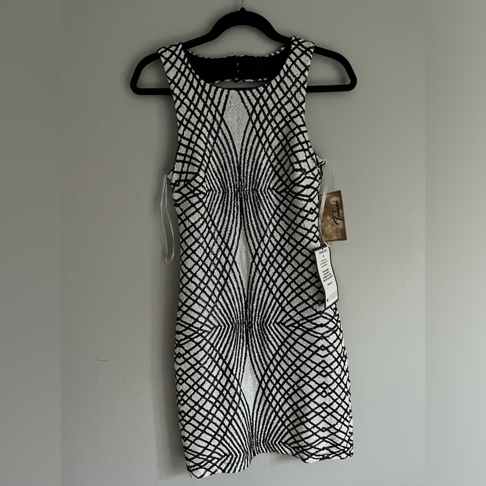 Trixxi Sequin Bodycon Dress Open Back Black Silver Juniors 5 NWT Party